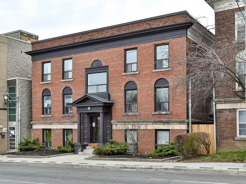 915 St Clair Avenue W, Unit 2