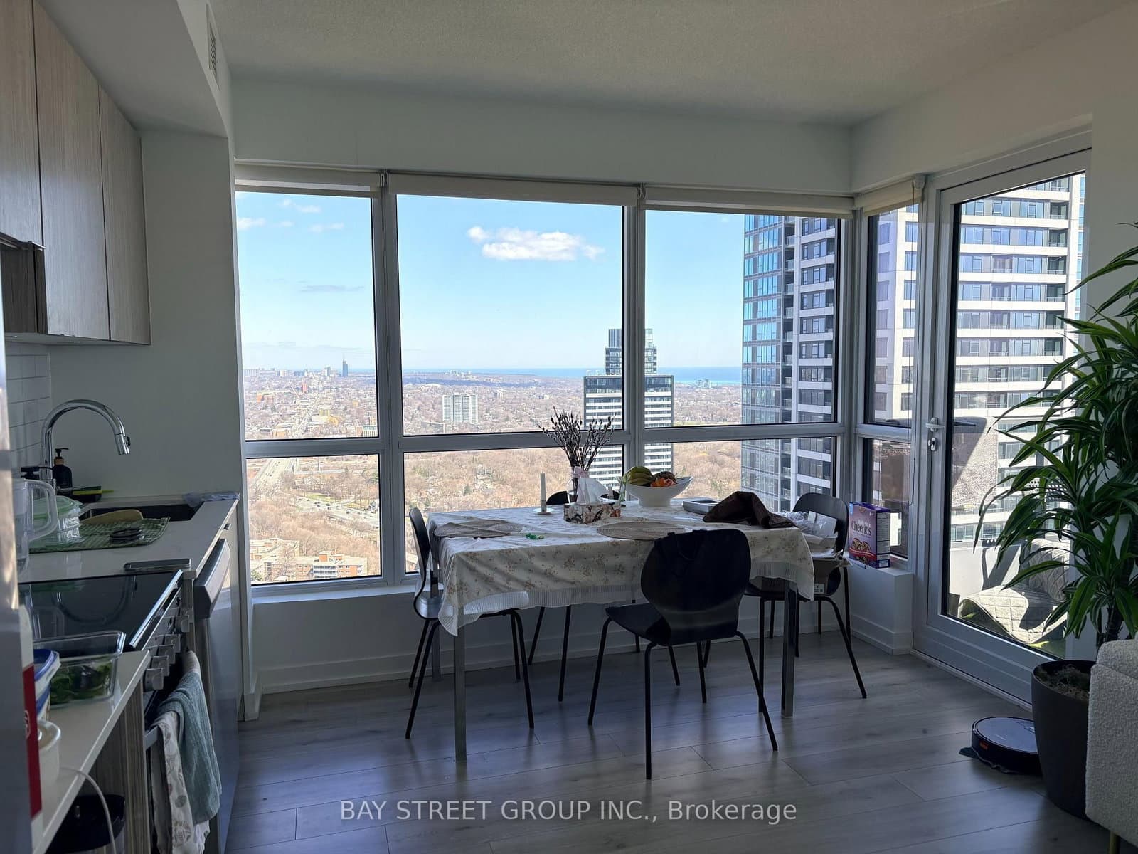 #4010 - 395 Bloor Street E