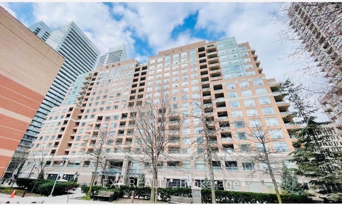#607 - 889 Bay Street
