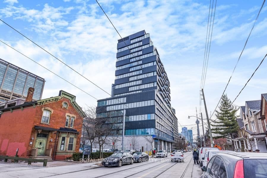 195 McCaul Street, Unit 521