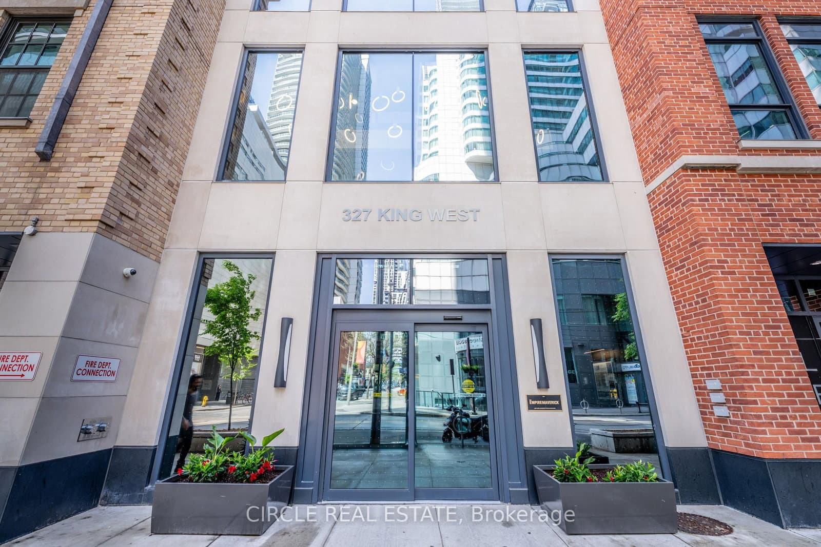 #2705 - 327 King Street W