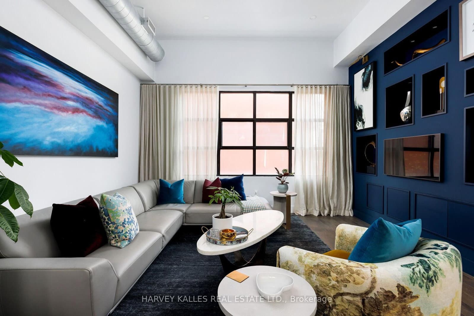 #304 - 287 Richmond Street E