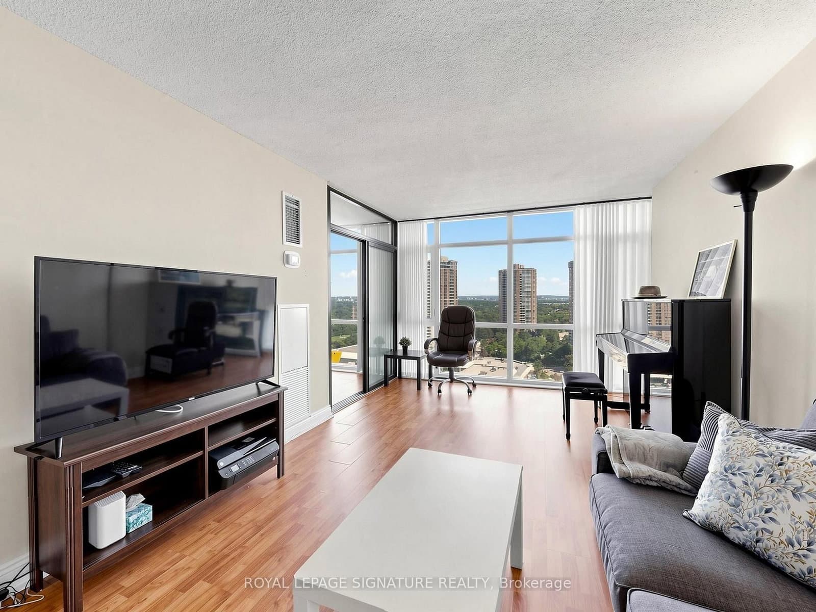 #1901 - 1555 Finch Avenue E