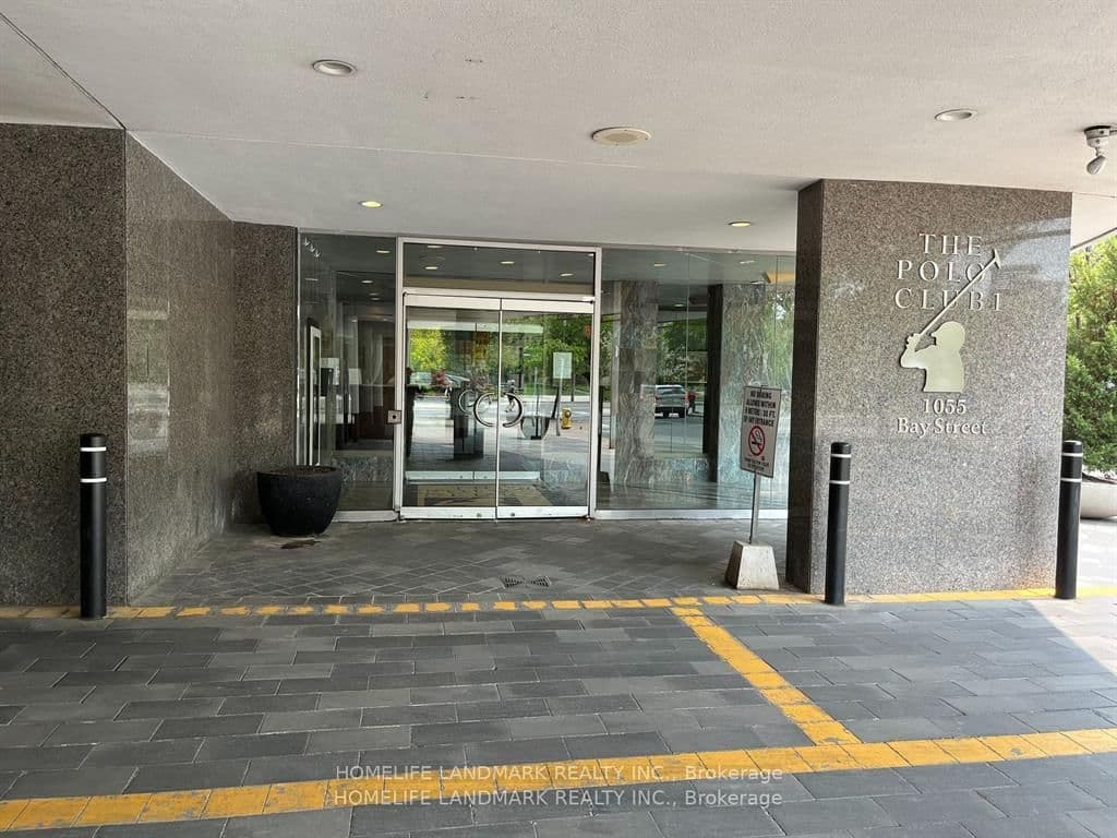 #1401 - 1055 Bay Street
