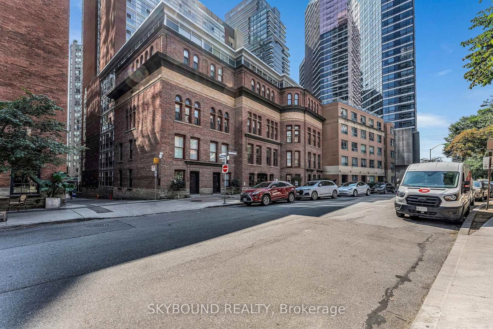 #505 - 11 St Joseph Street