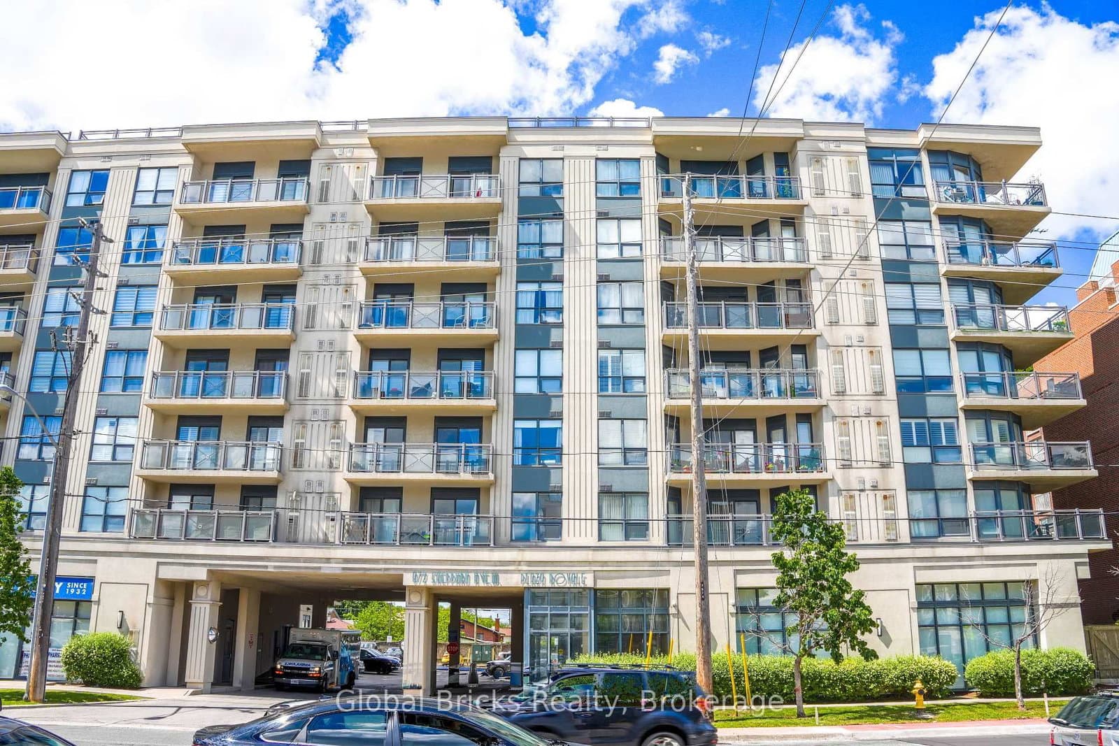 #308 - 872 Sheppard Avenue W
