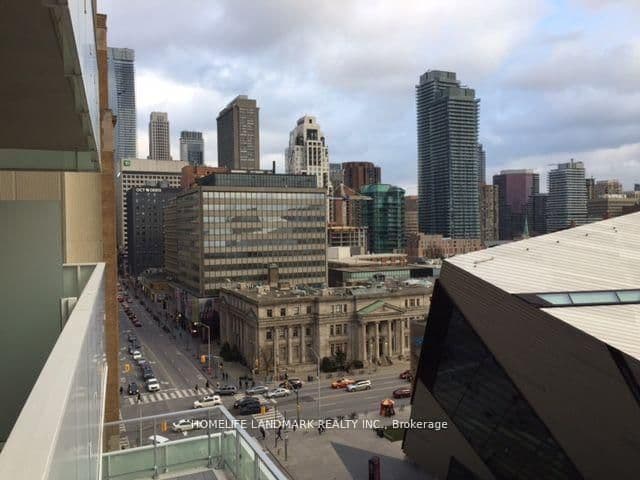 #1004 - 200 Bloor Street W