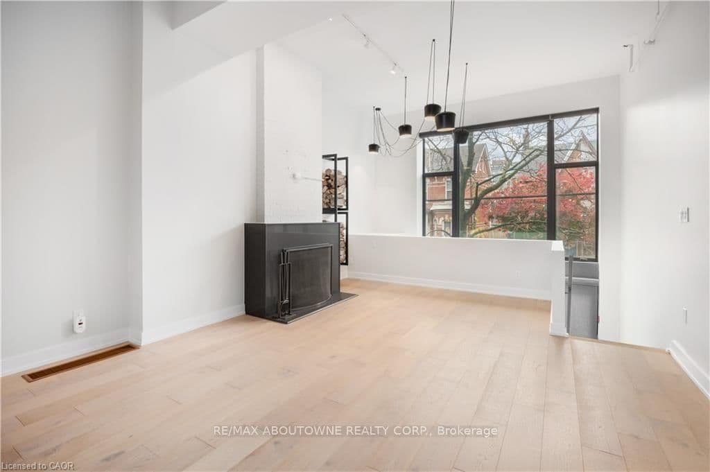 #105 - 676 Richmond Street W