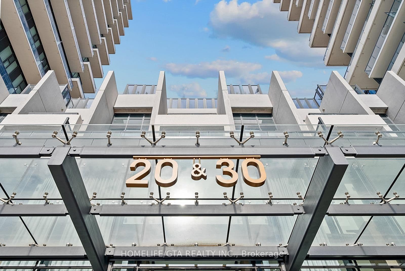 30 Inn On The Park Drive, Unit 2104