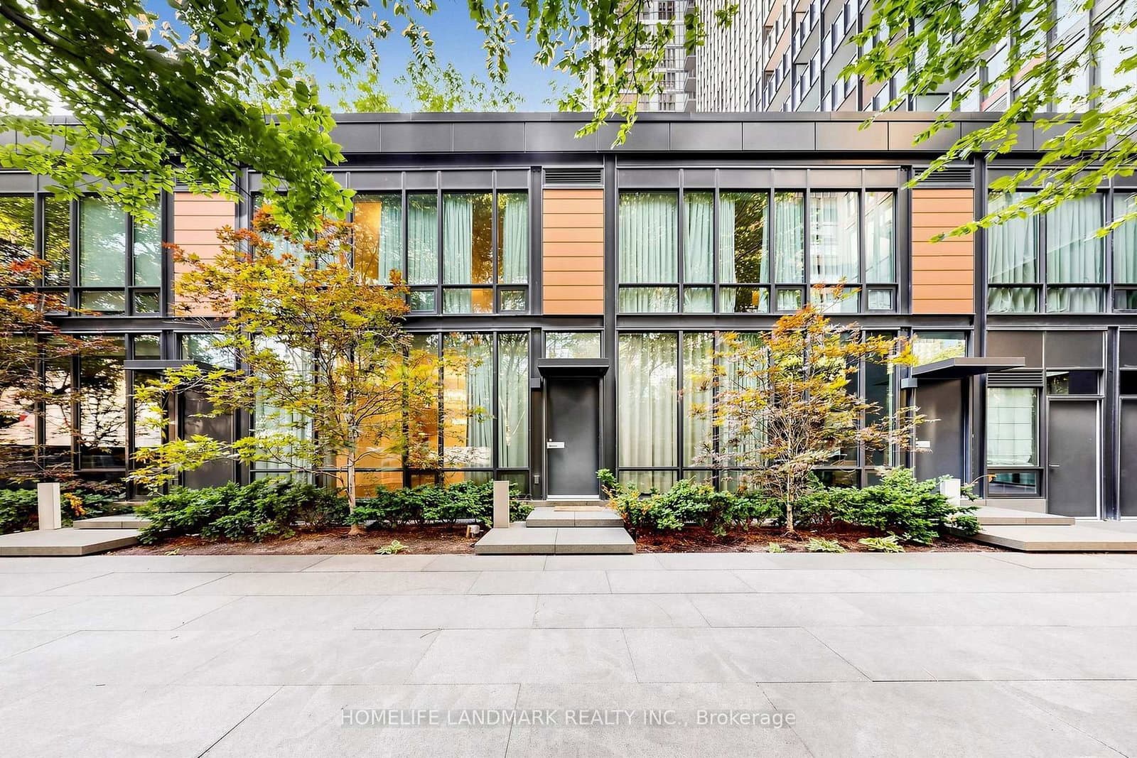#Th03 - 110 Charles Street E