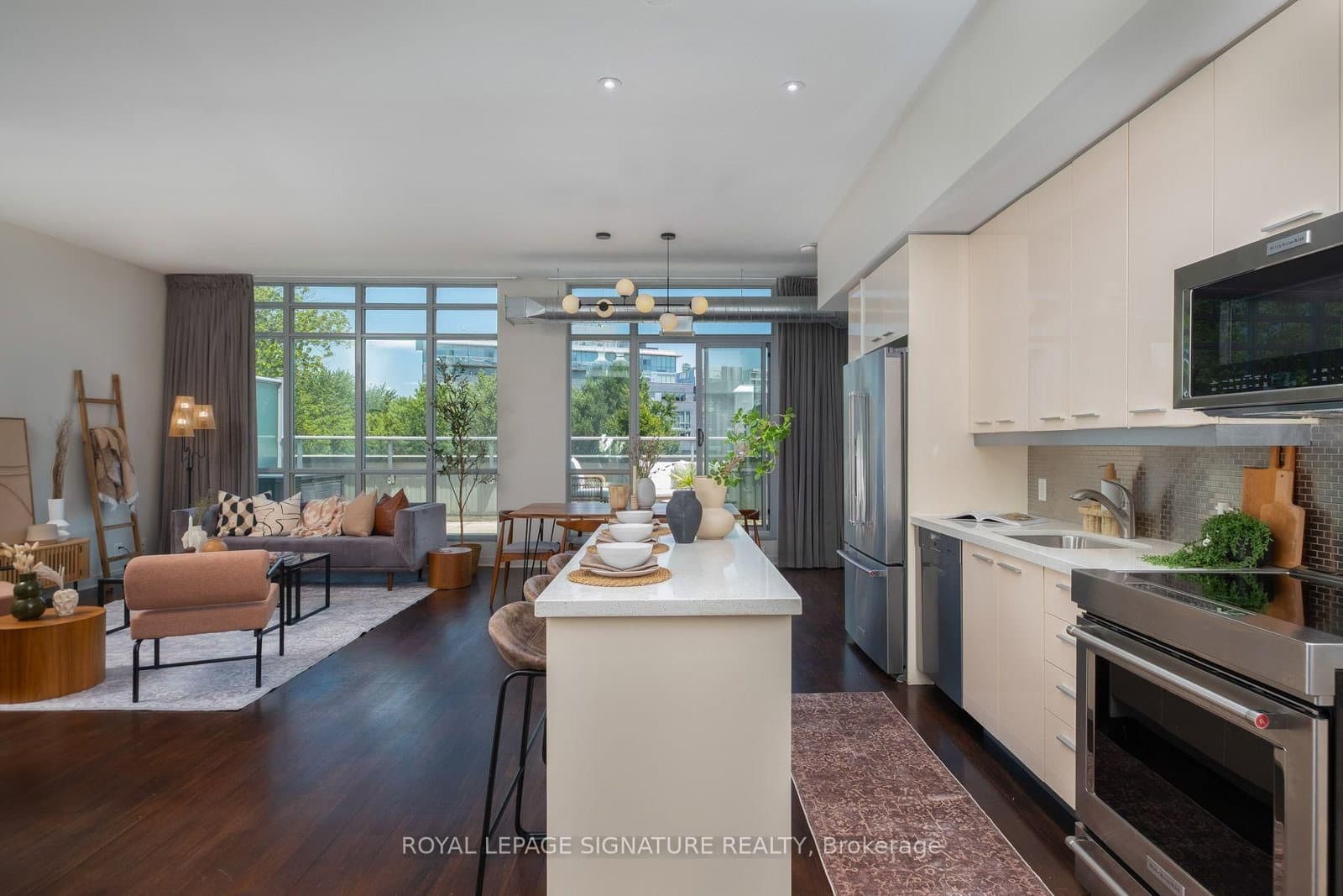 #402 - 52 Sumach Street