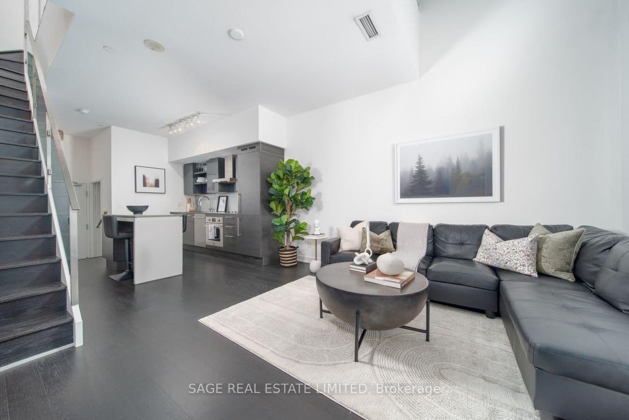 #118 - 1030 King Street W