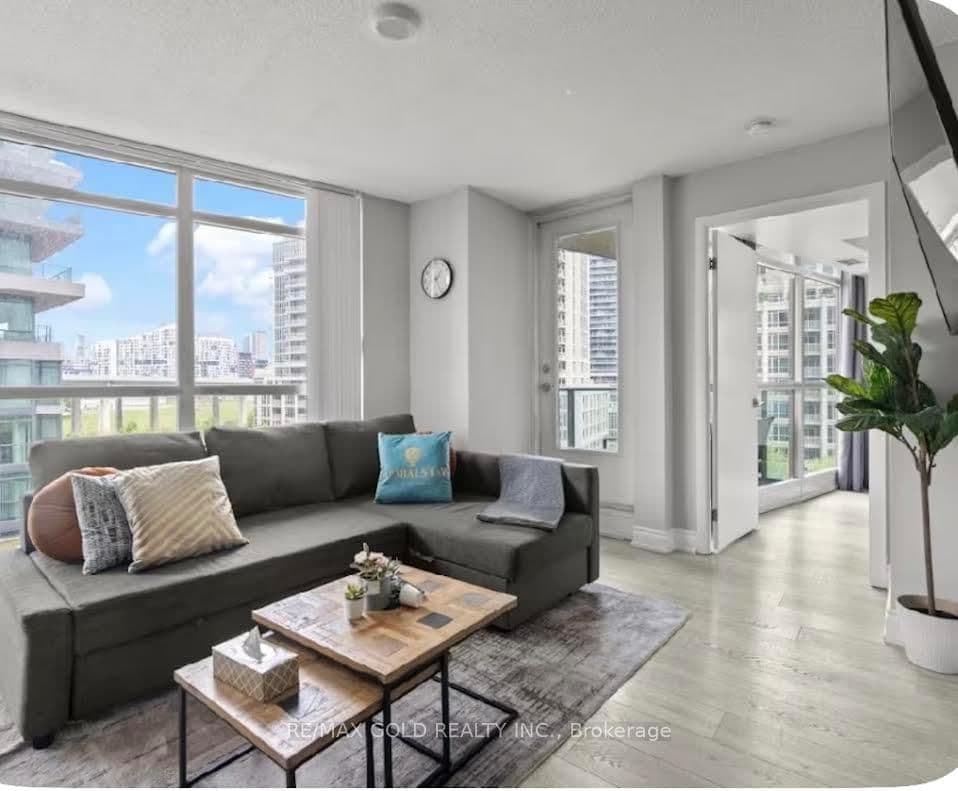 #620 - 215 Fort York Boulevard