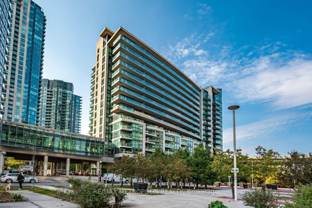 #678 - 209 Fort York Boulevard