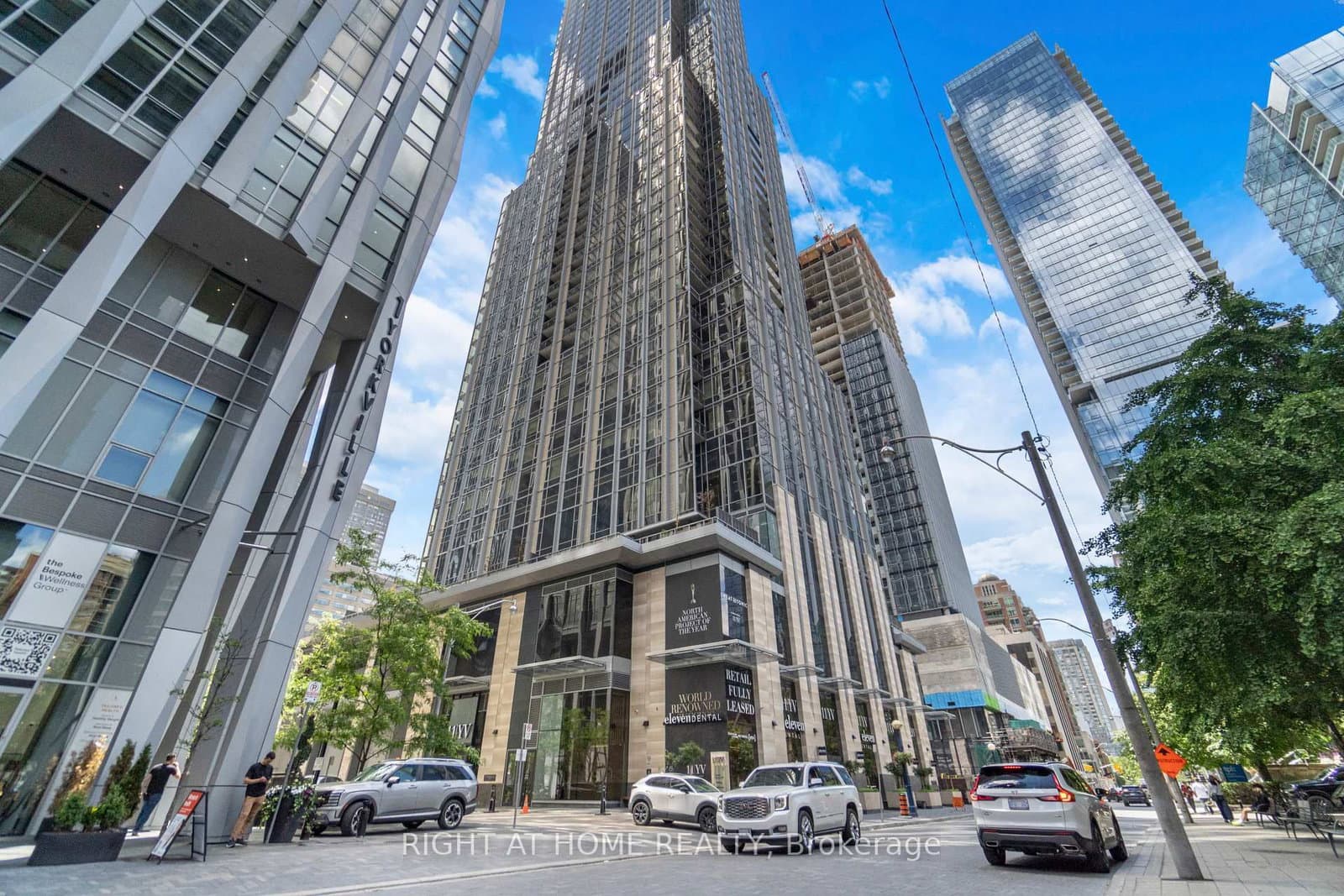 11 Yorkville Avenue, Unit 2113