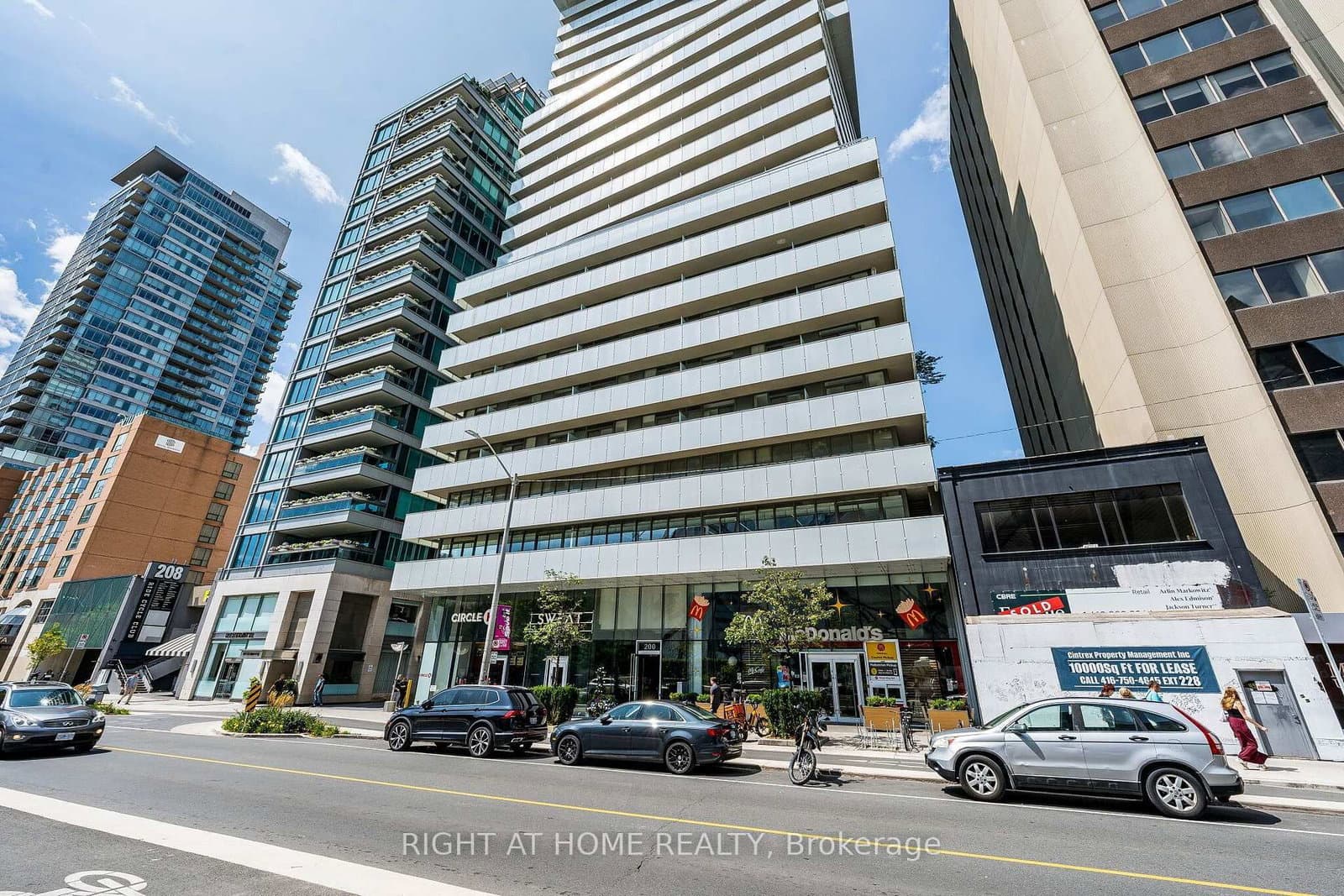 #1604 - 200 W Bloor Street W