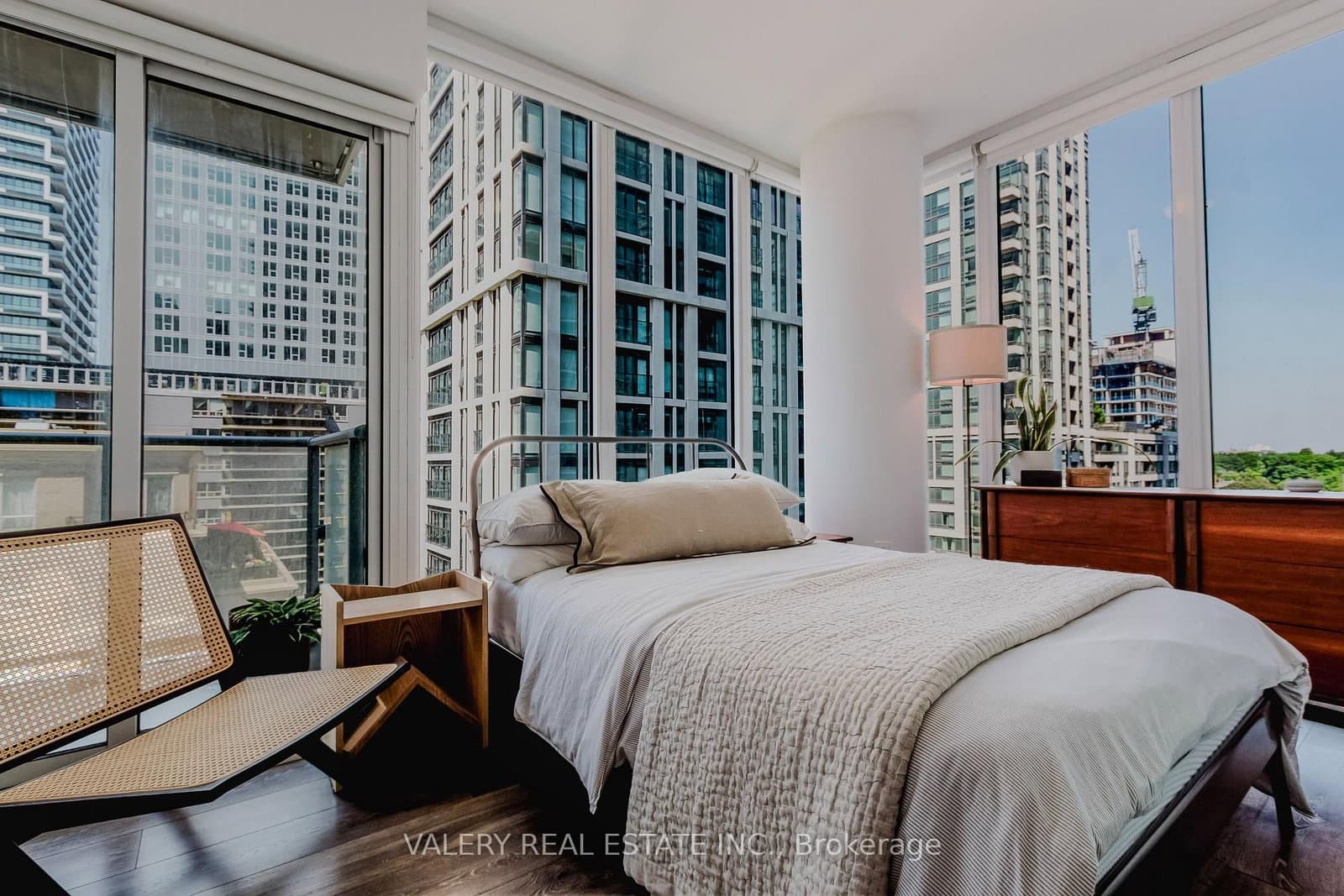 #712 - 195 Redpath Avenue