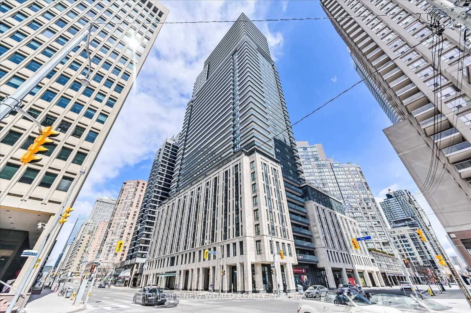 955 Bay Street, Unit 2019
