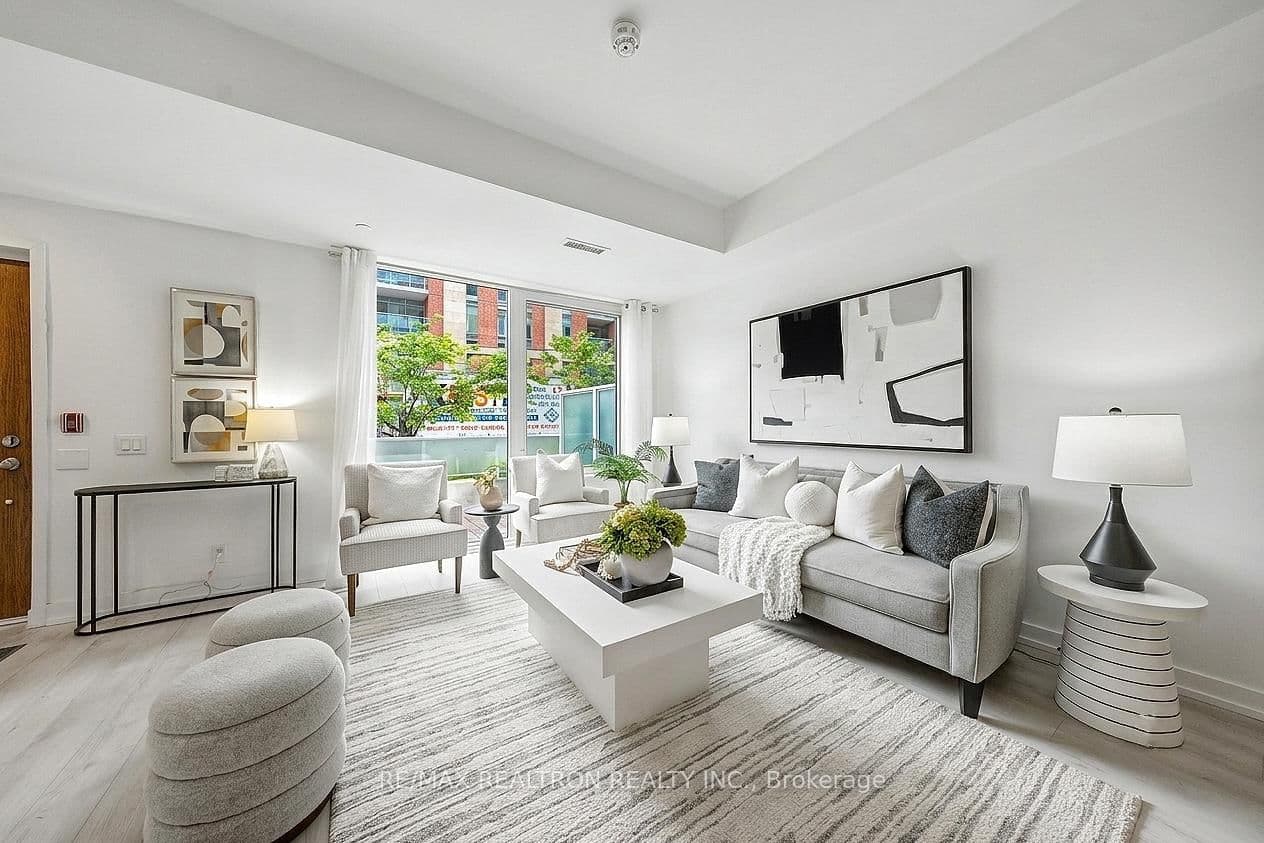 33 Helendale Avenue, Unit 102