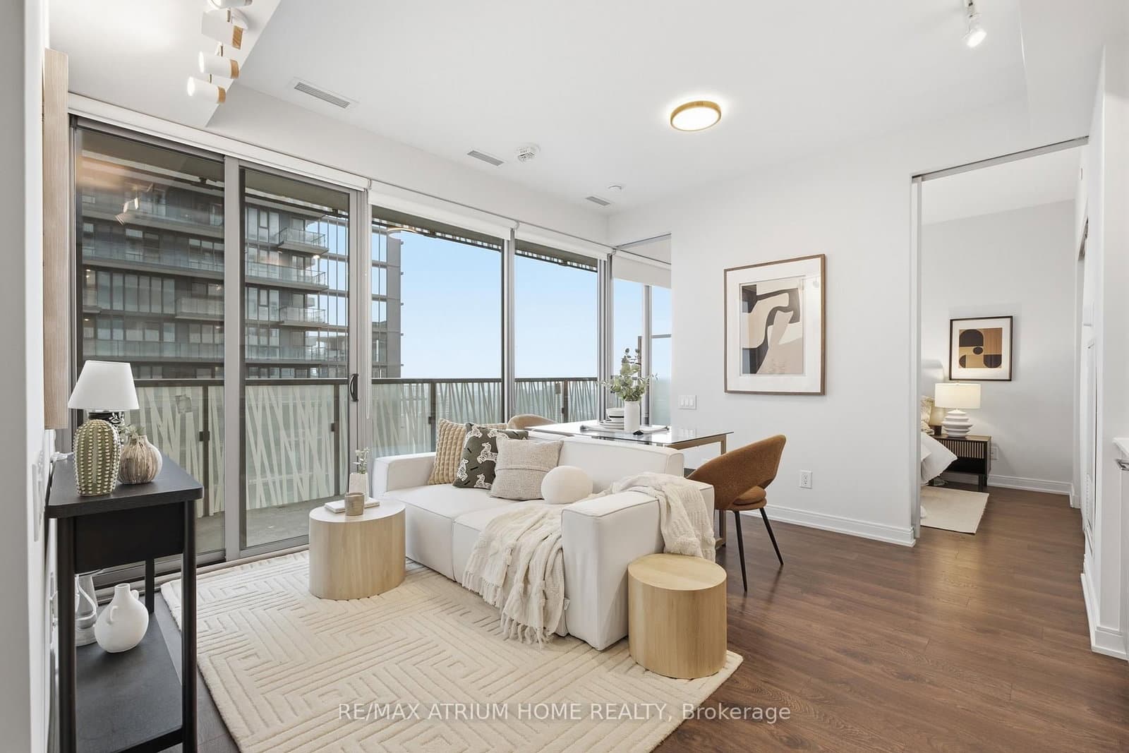 #4413 - 50 Charles Street E