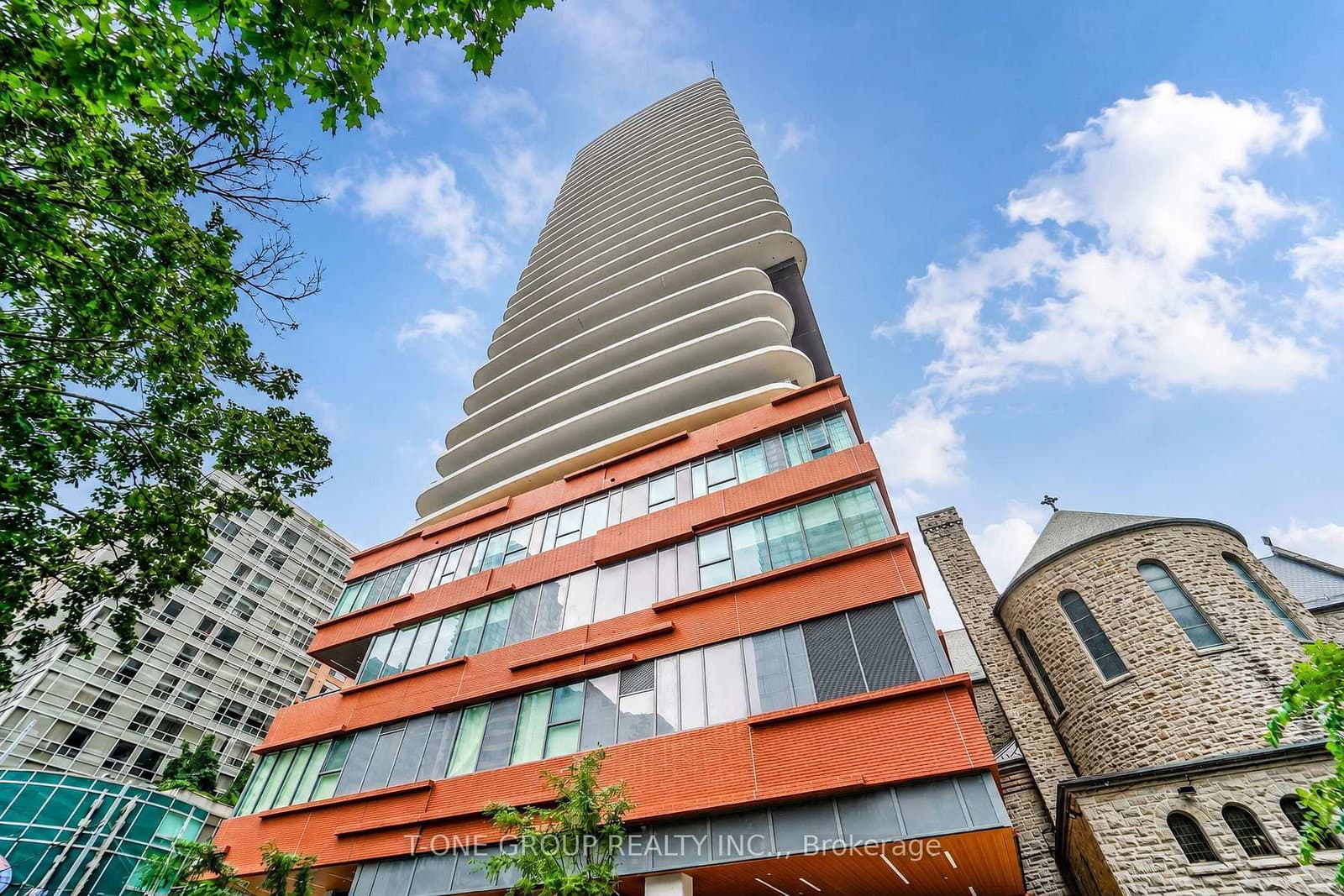 #1803 - 280 Dundas Street W
