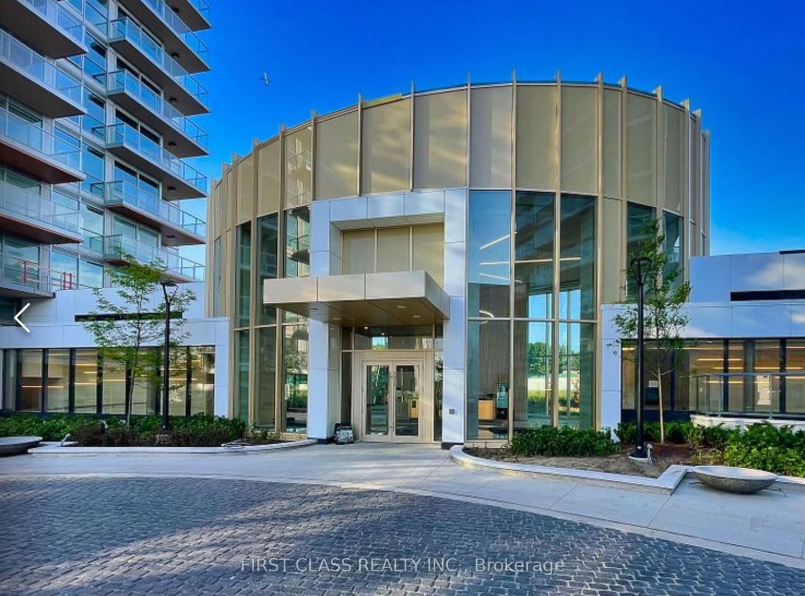 25 Mcmahon Drive, Unit 1707