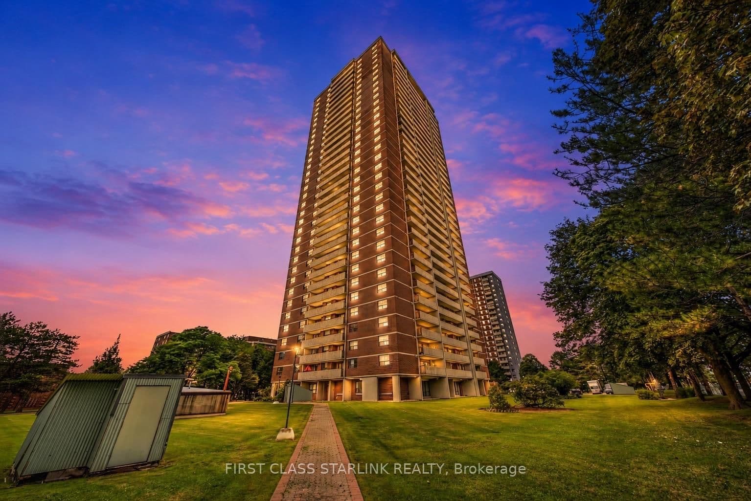 #1405 - 10 Tangreen Court