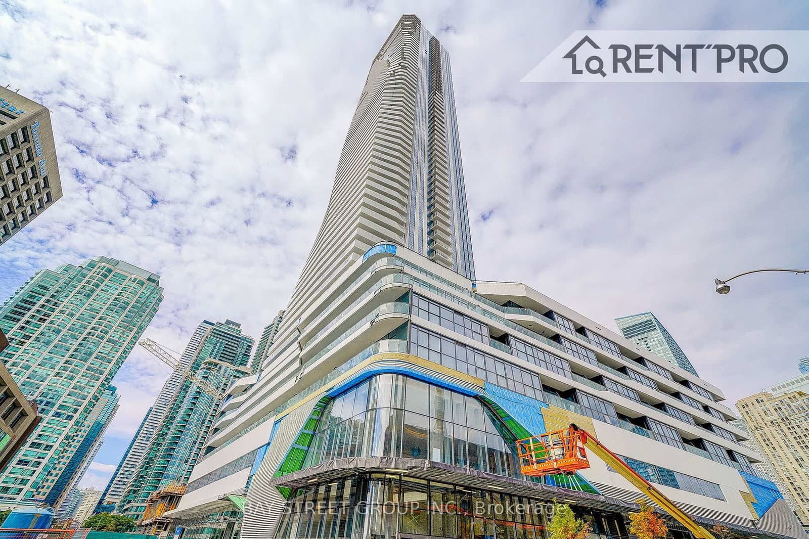 28 Freeland Street, Unit 1410