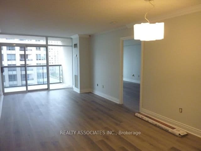 #801 - 880 Grandview Way