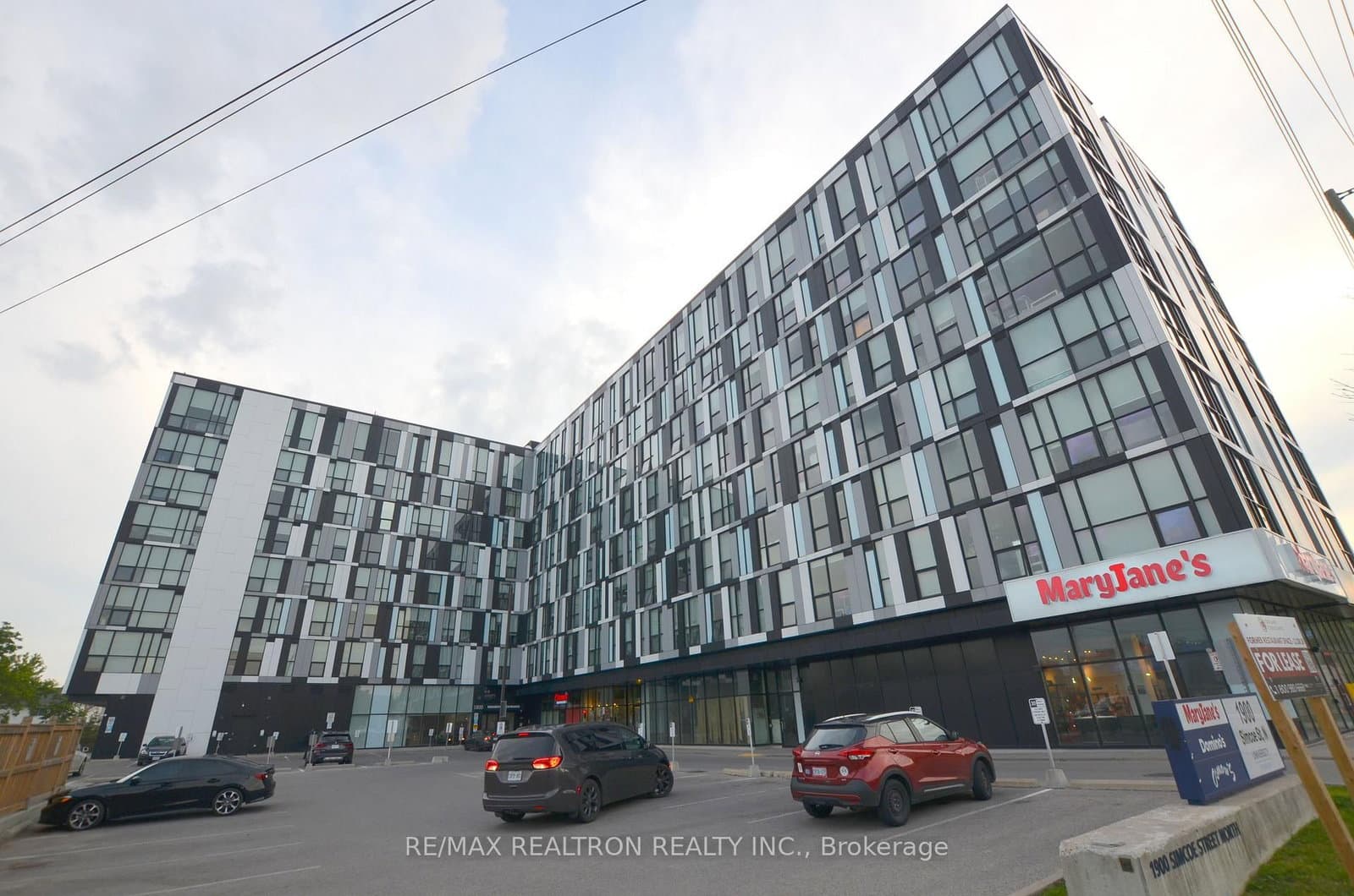 #716 - 1900 Simcoe Street N