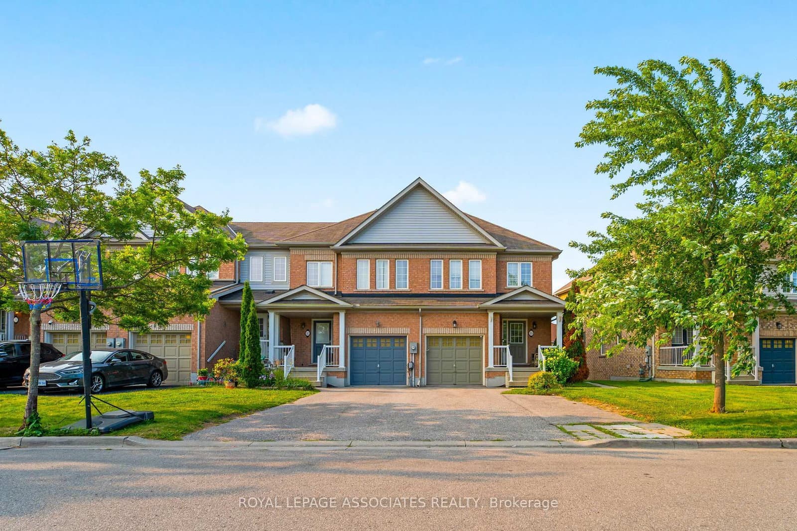164 Dewell Crescent