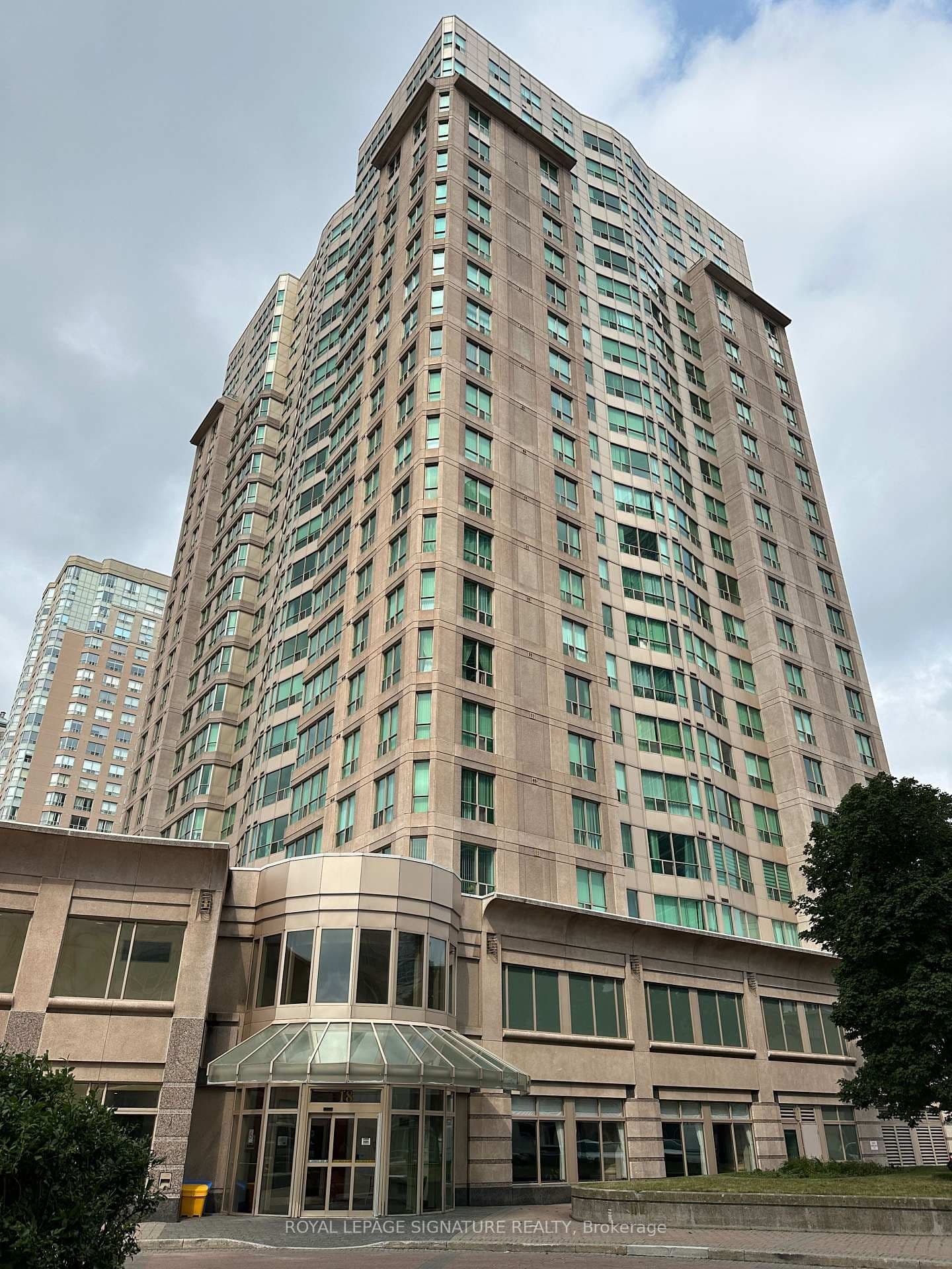 #1113 - 18 Lee Centre Drive