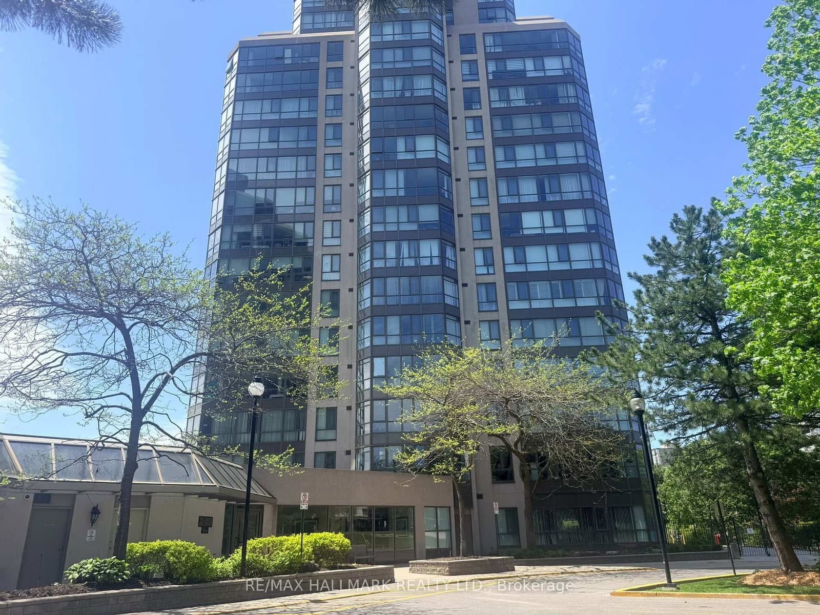 3231 Eglinton Avenue E, Unit 1105