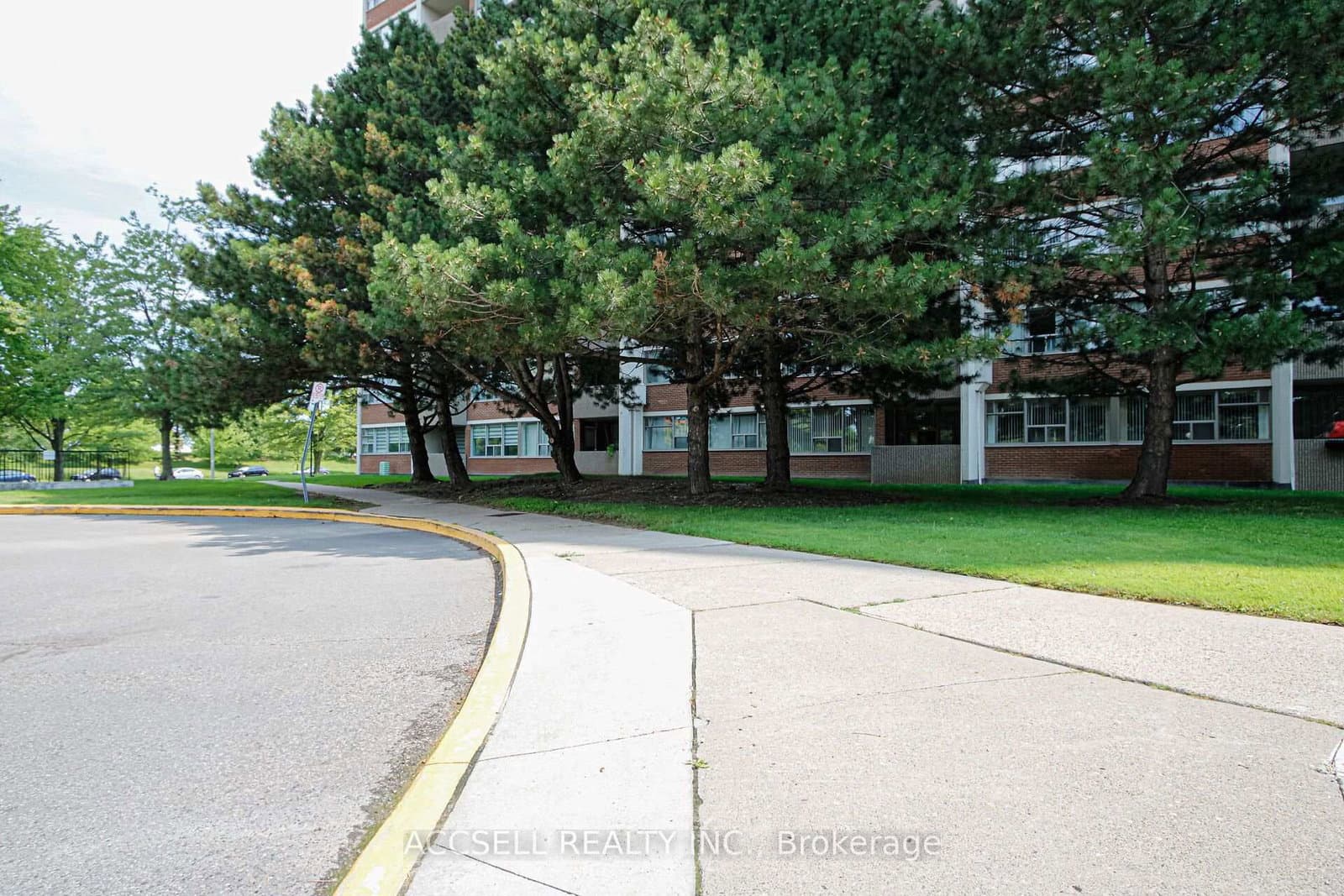 #1402 - 45 silver springs Boulevard