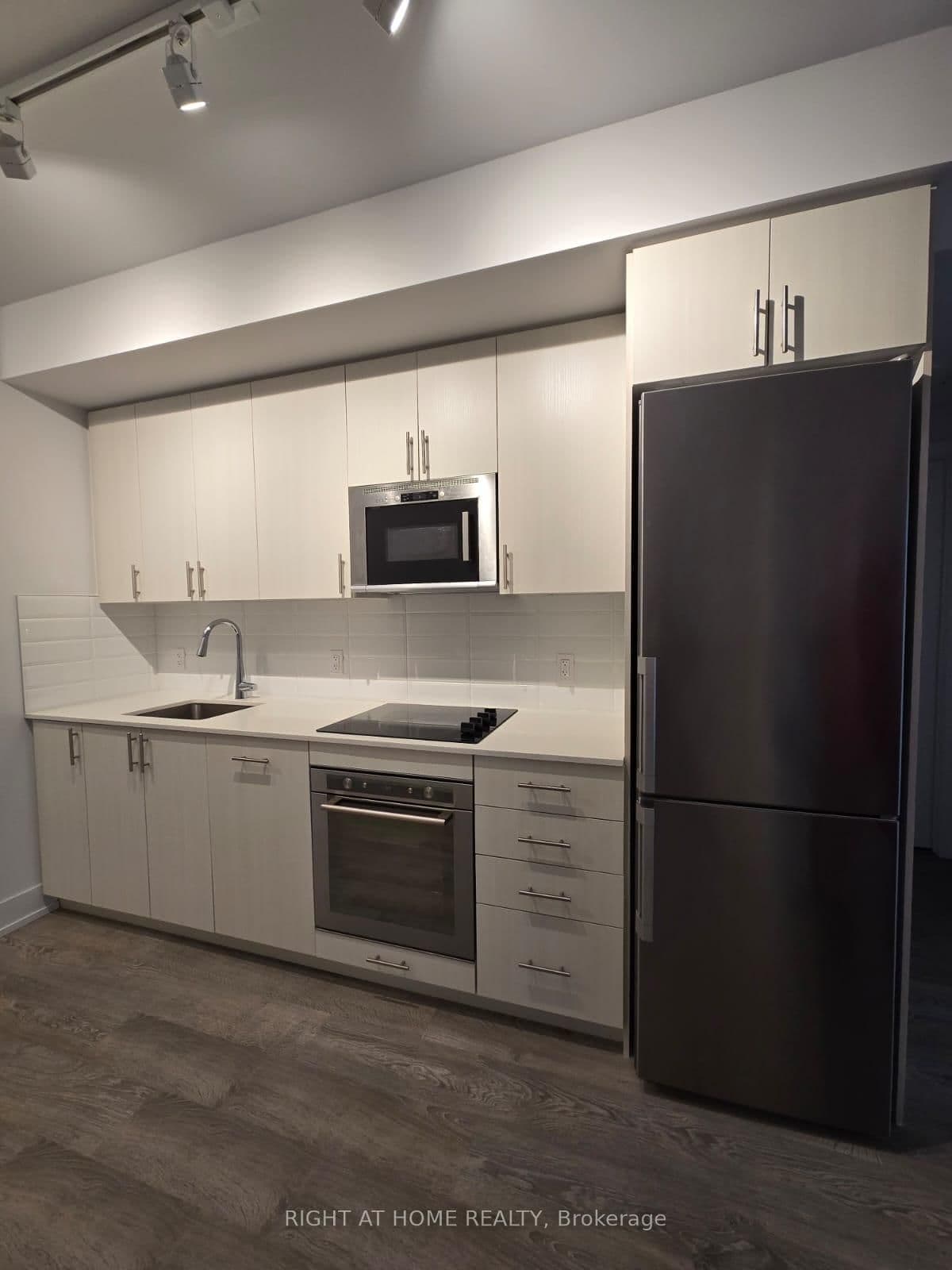 2550 Simcoe Street N, Unit Unit306