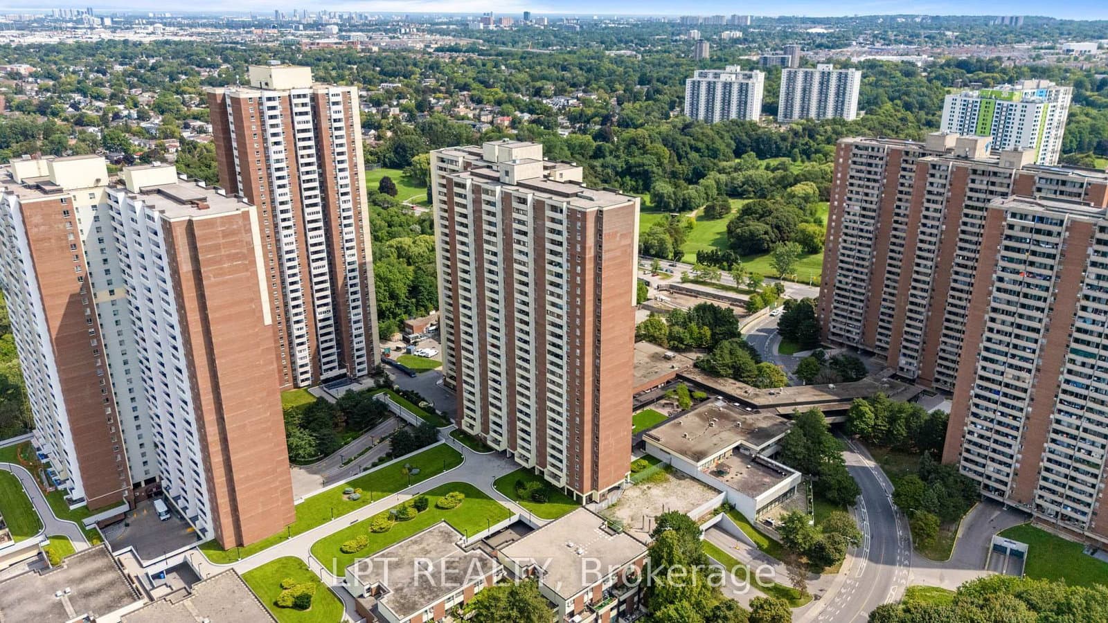 #2811 - 5 Massey Square