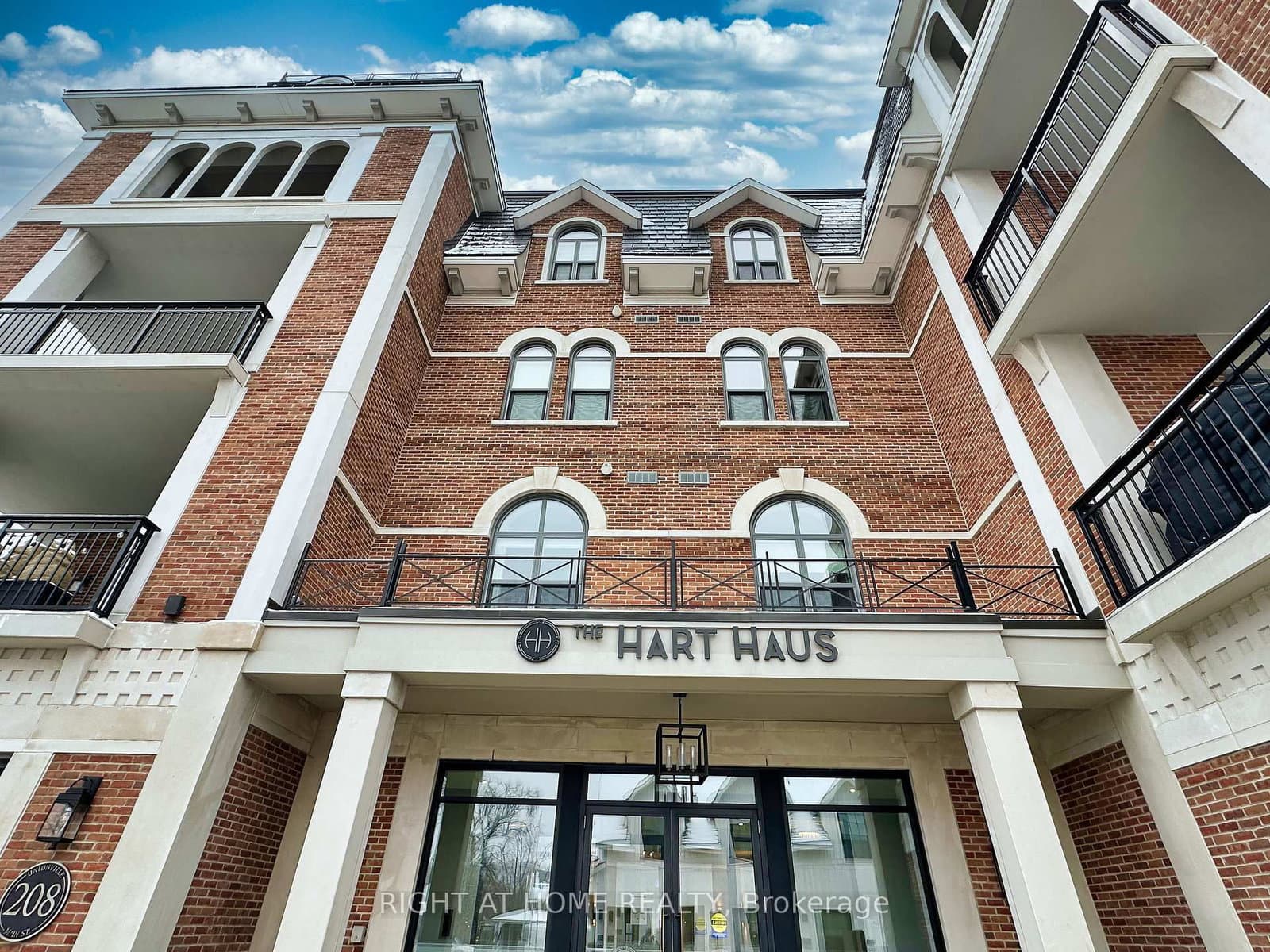 208 MAIN ST UNIONVILLE Street, Unit PH02