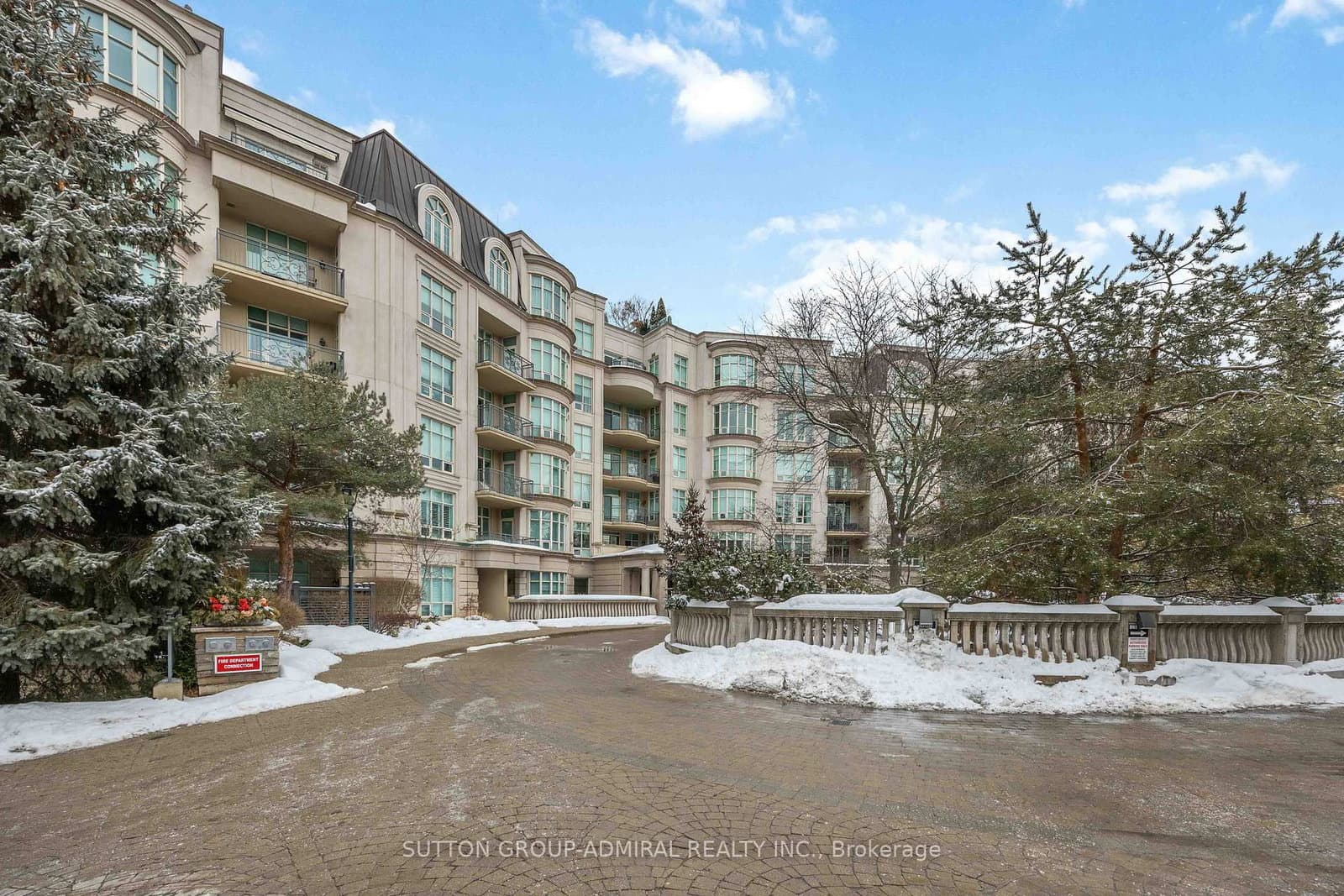7071 Bayview Avenue, Unit 207