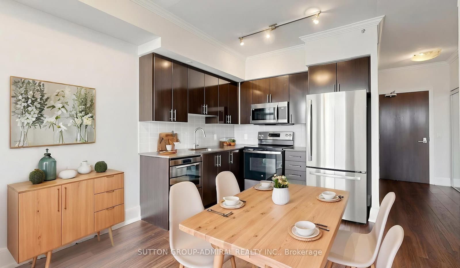 #406 - 85 North Park Road