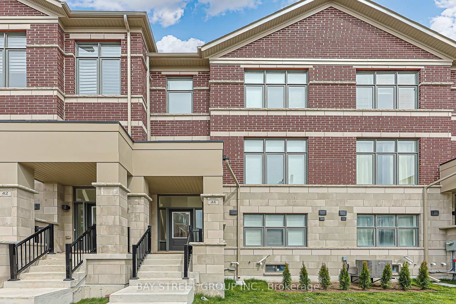 44 Seine Lane