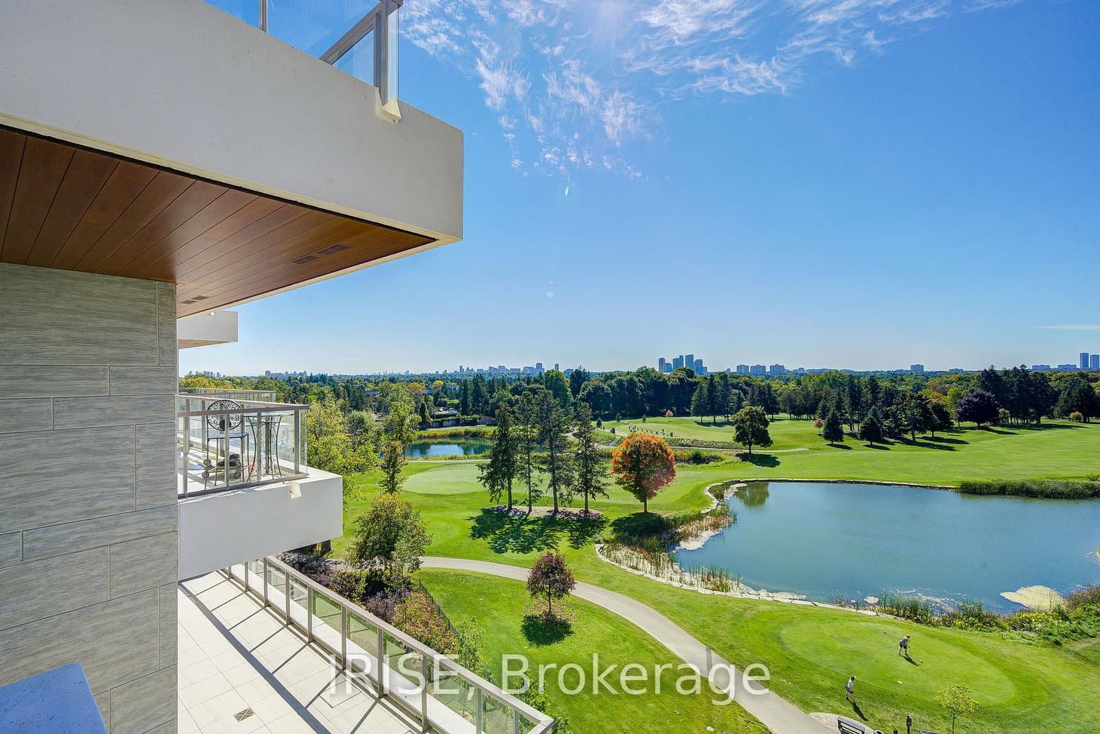 #708 - 397 Royal Orchard Boulevard