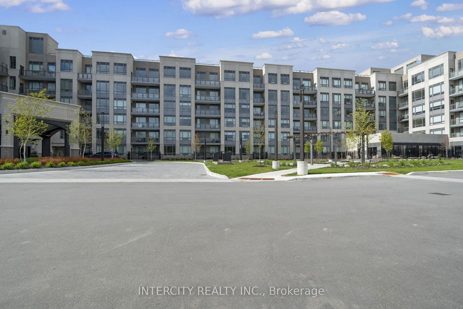 #326 - 2075 King Road