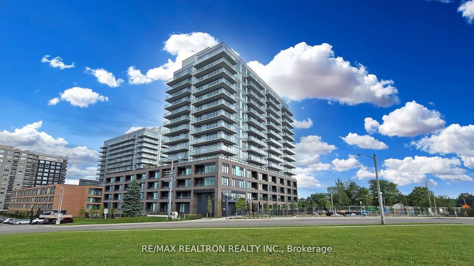 #909 - 185 Deerfield Road