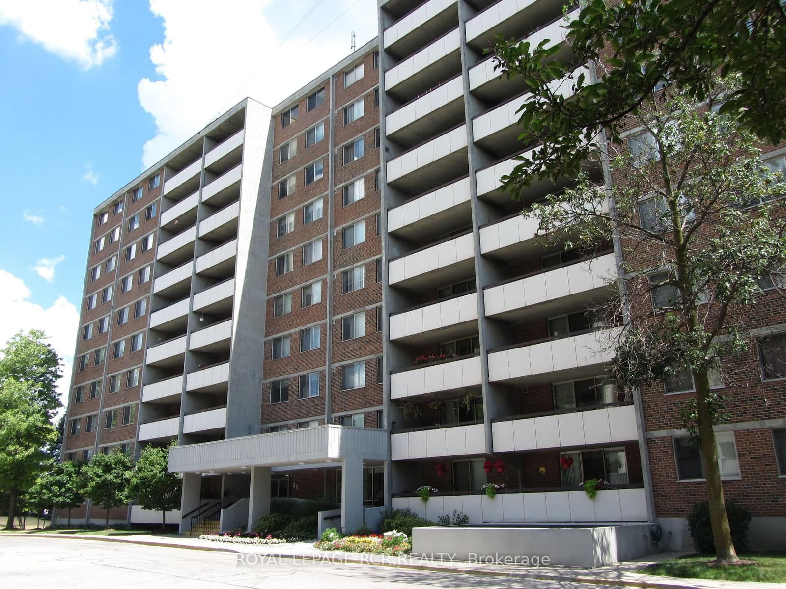#1011 - 40 William Roe Boulevard