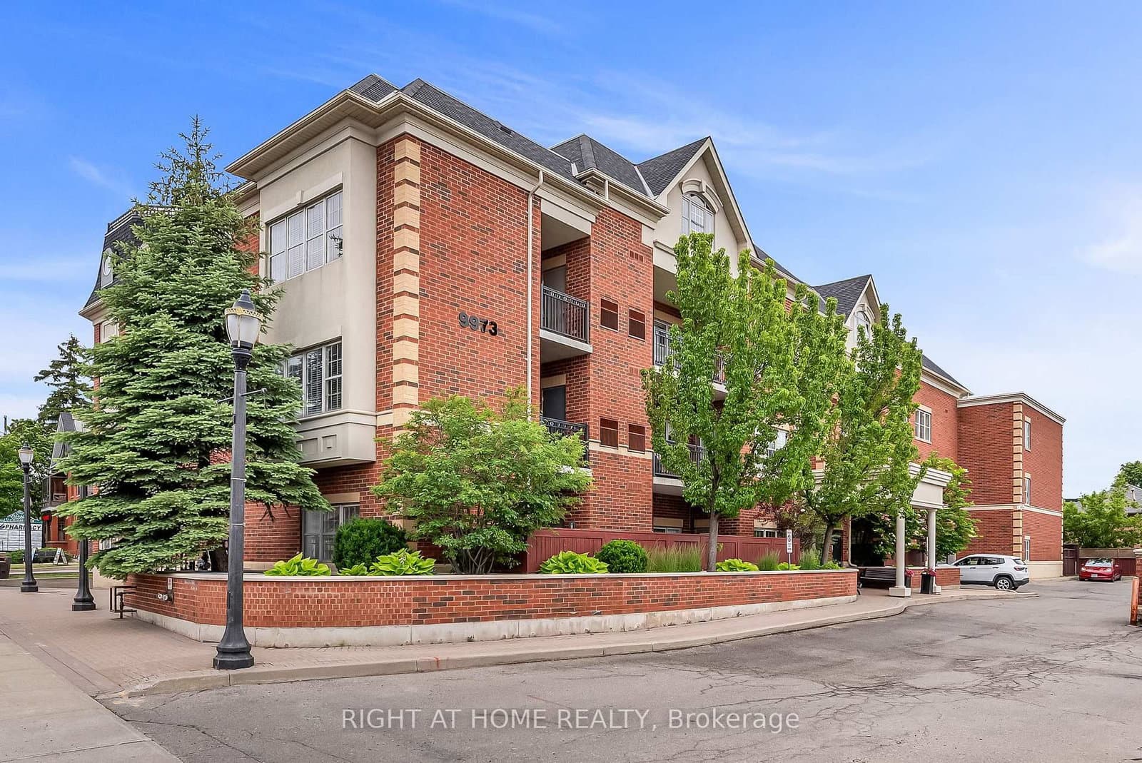 #206 - 9973 Keele Street