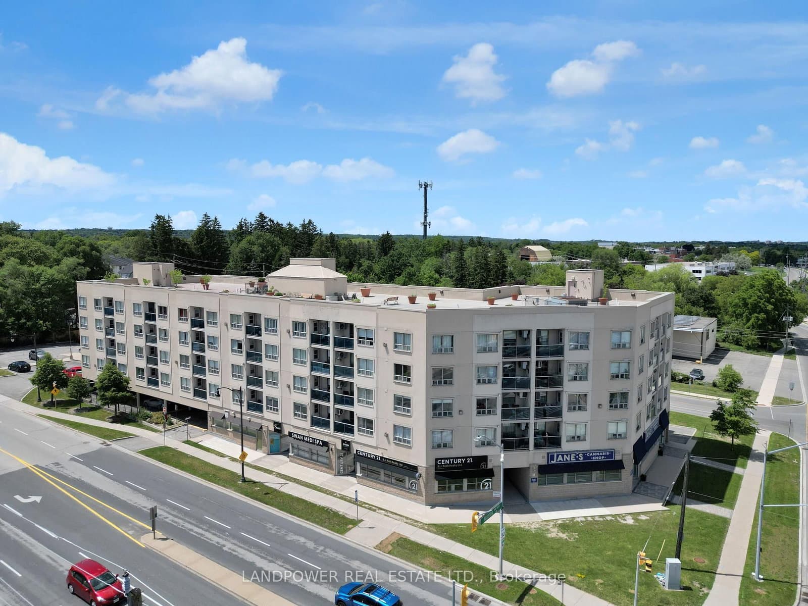 #301 - 160 Wellington Street E