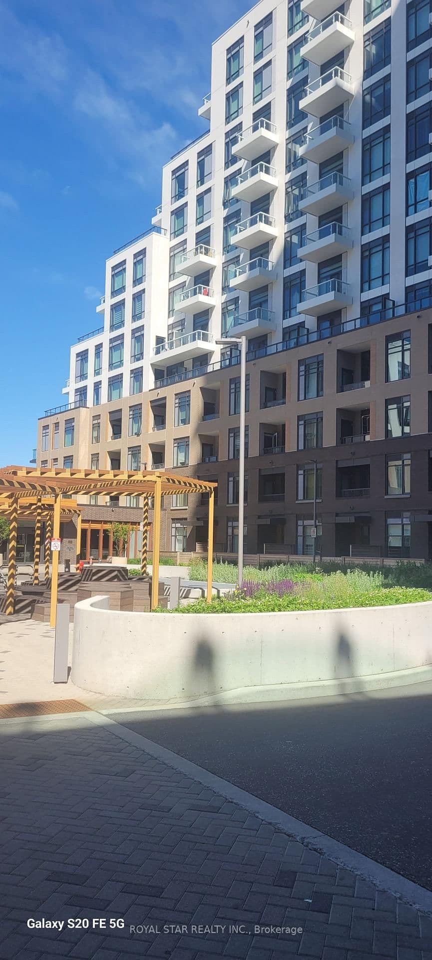 #901 - 8 Beverley Glen Boulevard