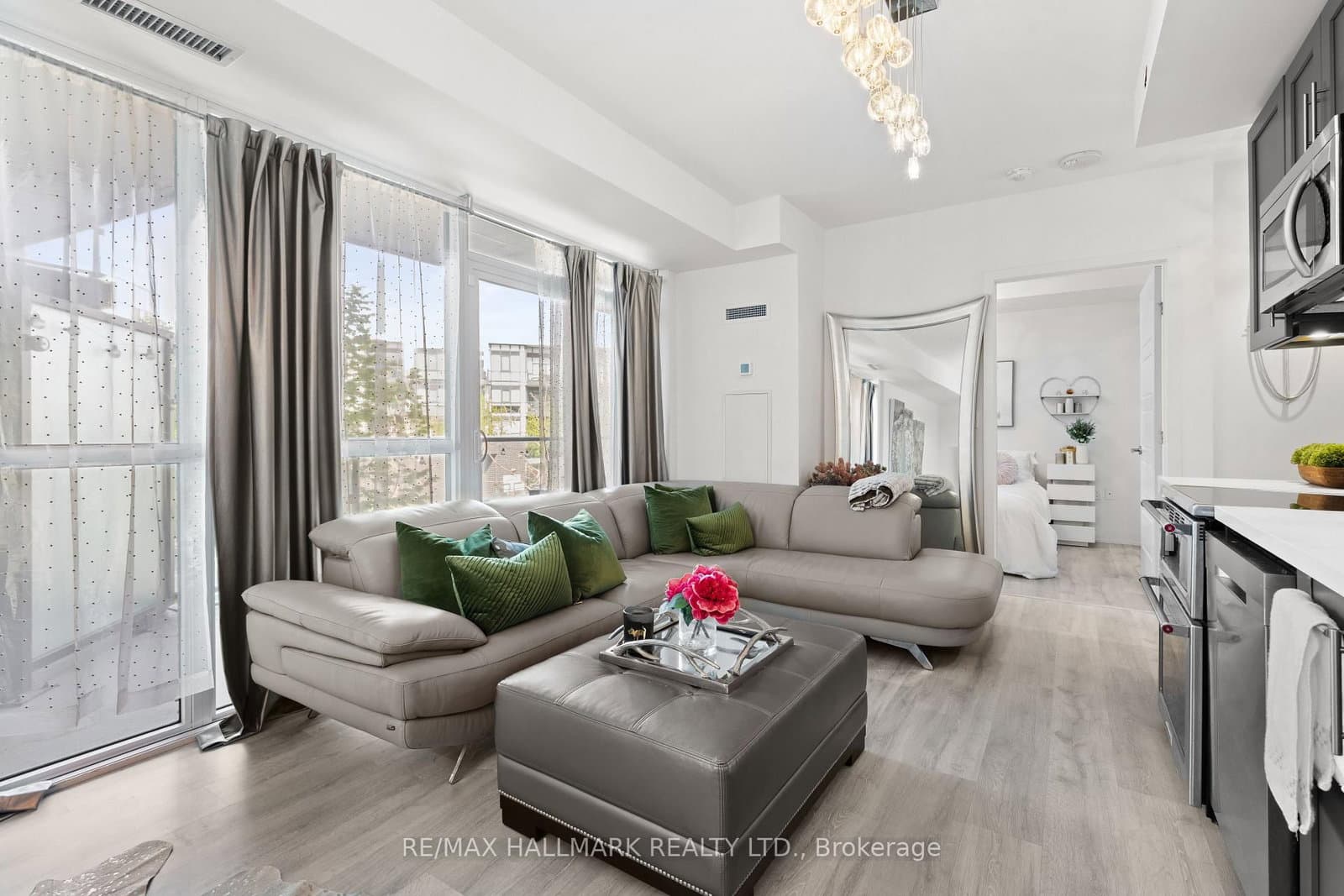 #225 - 375 Sea Ray Avenue