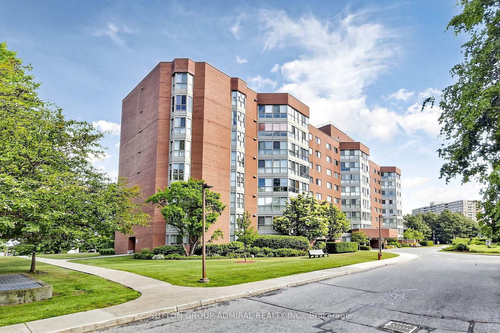 #208 - 5 Weldrick Road W