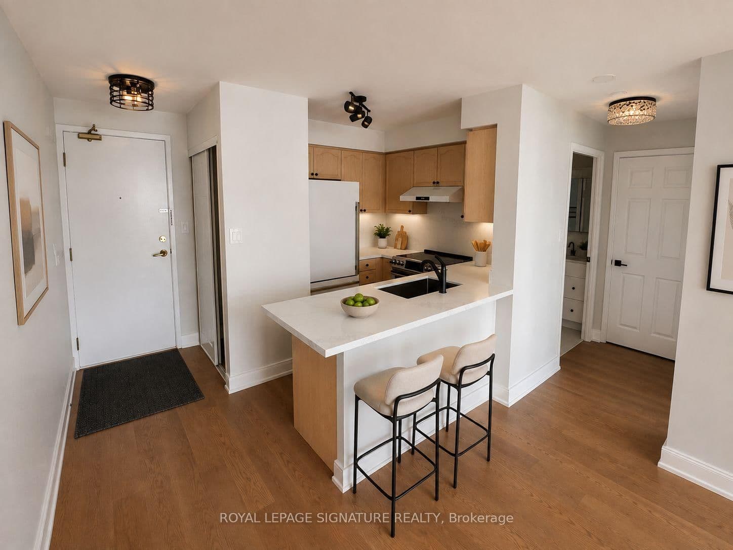 #815 - 51 Baffin Court